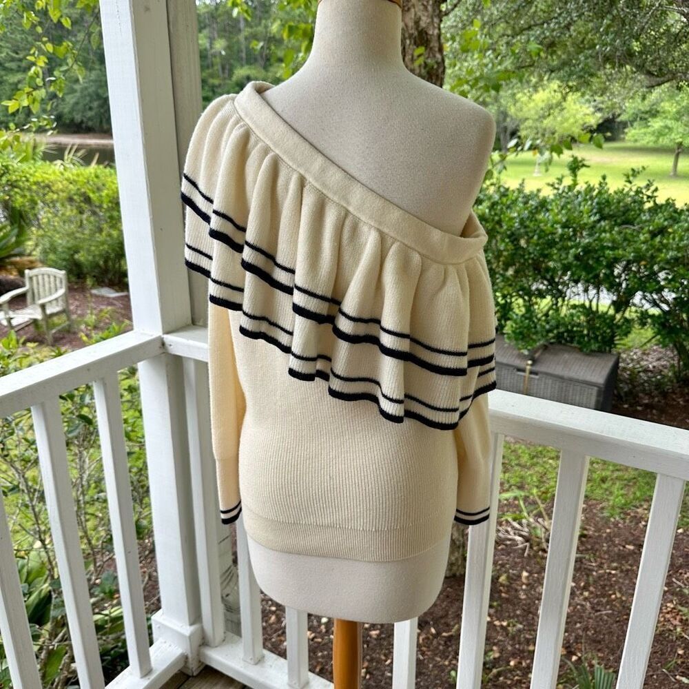 Frame Ruffled Collar Sweater - Picture 2 of 5